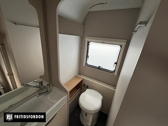 Adria Adora 613 HT *Demopris + AC + 3,95% Ränta* 8 of 10