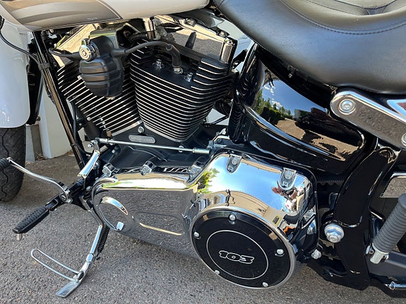 Harley-Davidson Breakout Breakout Twin Cam 103 FXSB Hemlev 9 of 11