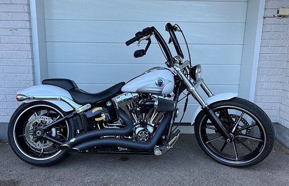 Harley-Davidson Breakout Breakout Twin Cam 103 FXSB Hemlev 6 of 11