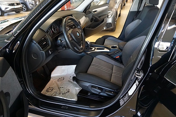 BMW X1 3 of 5