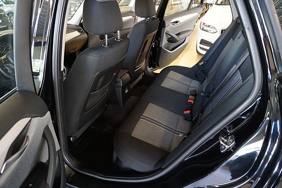 BMW X1 4 of 5