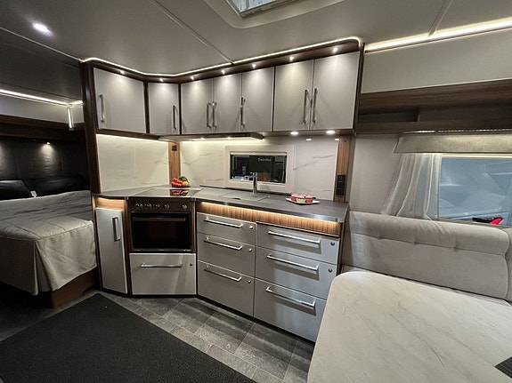 Polar 560 FWA Selected 3 of 8