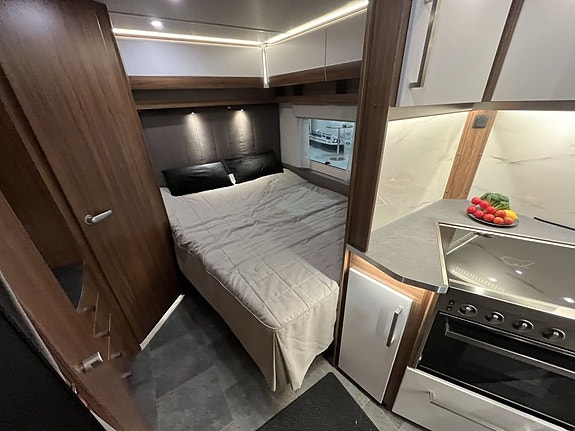 Polar 560 FWA Selected 5 of 8