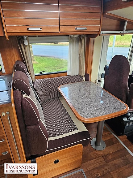Dethleffs Esprit I 7010 / Låga enkelsängar / Badrum bak 11 of 22
