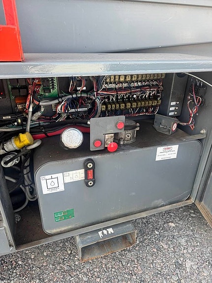 Saxlift SkyJack 9250RT Terräng - Begagnad 9 of 11