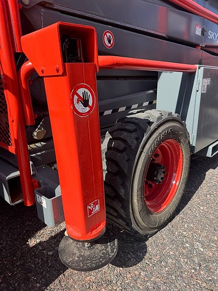 Saxlift SkyJack 9250RT Terräng - Begagnad 6 of 11