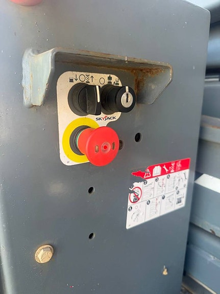 Saxlift SkyJack 9250RT Terräng - Begagnad 8 of 11