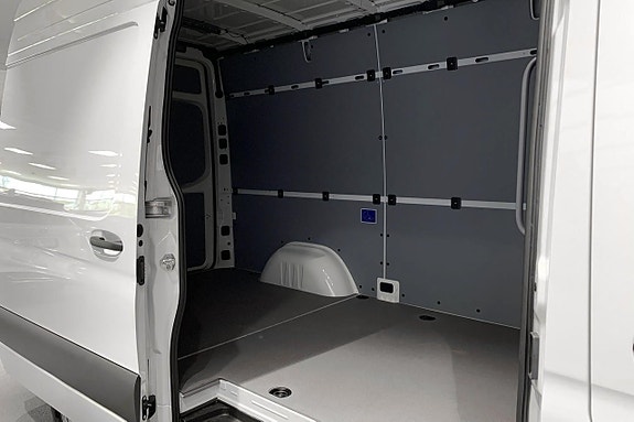 Mercedes-Benz eSprinter 314 10 of 11