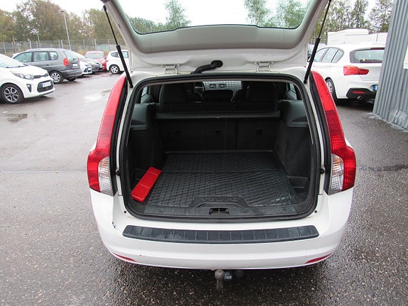 Volvo V50 8 of 14