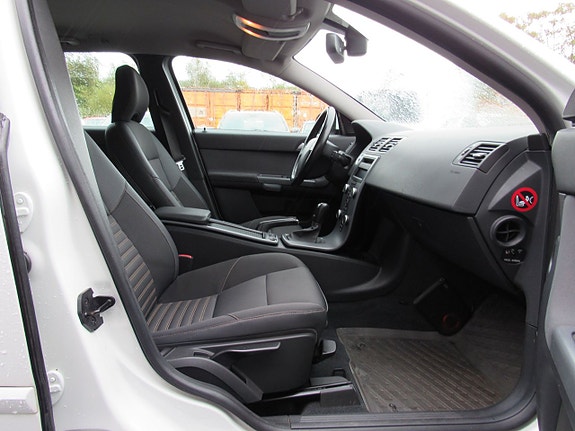 Volvo V50 10 of 14