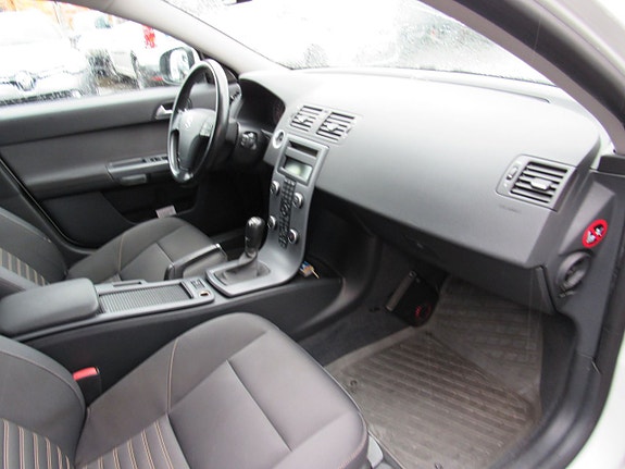 Volvo V50 9 of 14