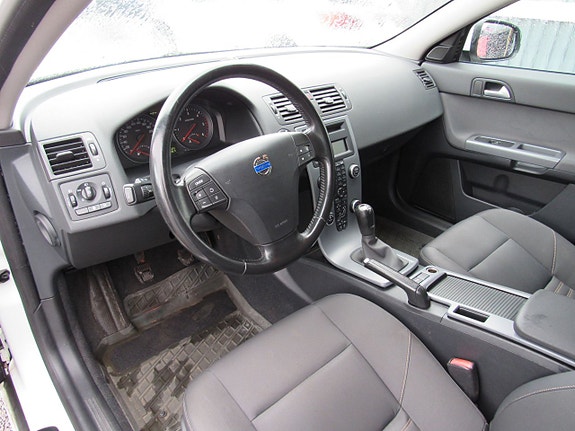 Volvo V50 11 of 14