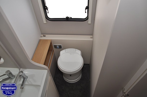 Adria Adora 613 HT 8 of 14