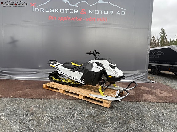 Ski-Doo Summit Adrenaline Edge 850 E-TEC 146" *Spara 27000kr