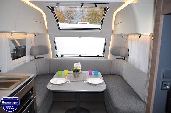 Adria Alpina 663 UK 6 of 20