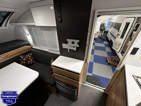 Adria ACTION 391 PH - Dubbelbädd / Garage / Resevagn 16 of 20