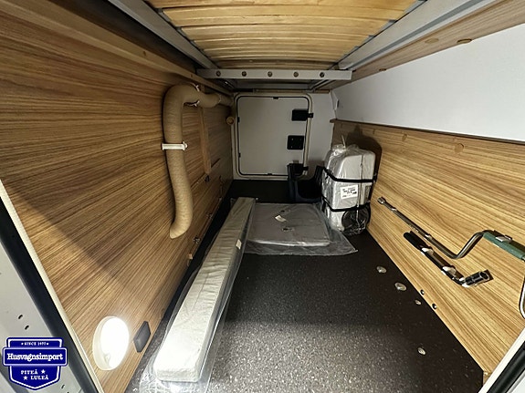 Adria ACTION 391 PH - Dubbelbädd / Garage / Resevagn 8 of 20