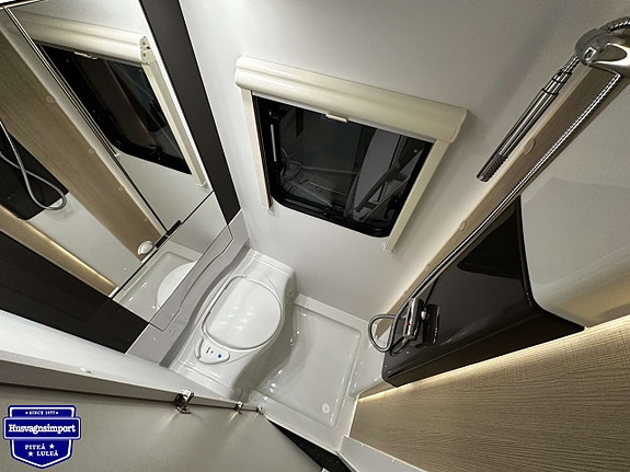 Adria ACTION 391 PH - Dubbelbädd / Garage / Resevagn 12 of 20