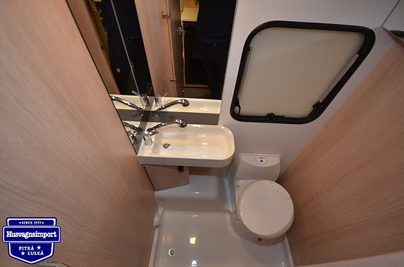 Adria AVIVA 422 PY 9 of 14