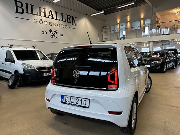 Volkswagen UP! 6 of 16