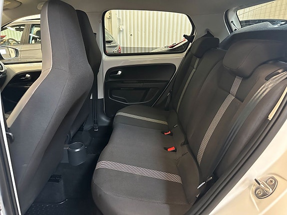 Volkswagen UP! 14 of 16
