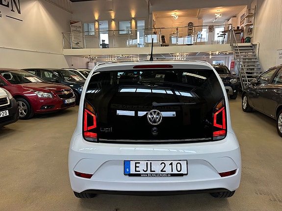 Volkswagen UP! 5 of 5