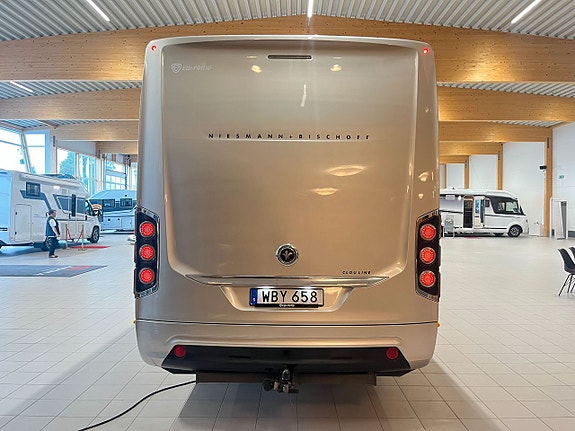 Niesmann ARTO 88 F (ALDE+Drag+Solcell+AC+Inverter+Aut 3.0L) 5 of 30