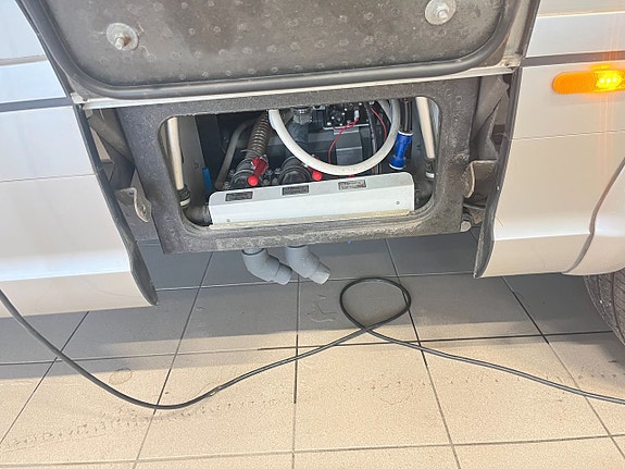 Niesmann ARTO 88 F (ALDE+Drag+Solcell+AC+Inverter+Aut 3.0L) 8 of 30