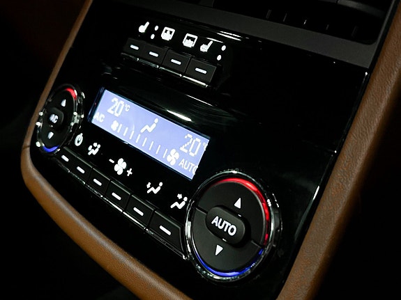 Maserati Quattroporte 22 of 25