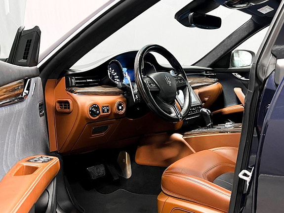 Maserati Quattroporte 9 of 25