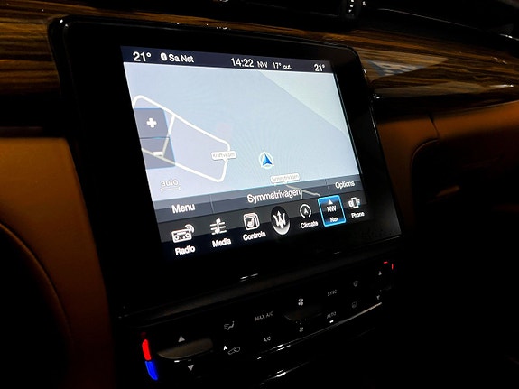 Maserati Quattroporte 17 of 25