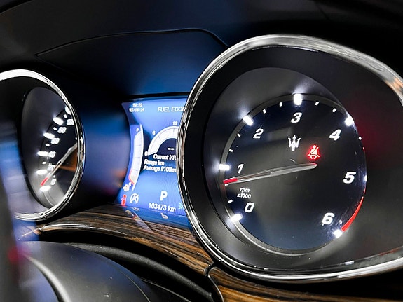 Maserati Quattroporte 16 of 25
