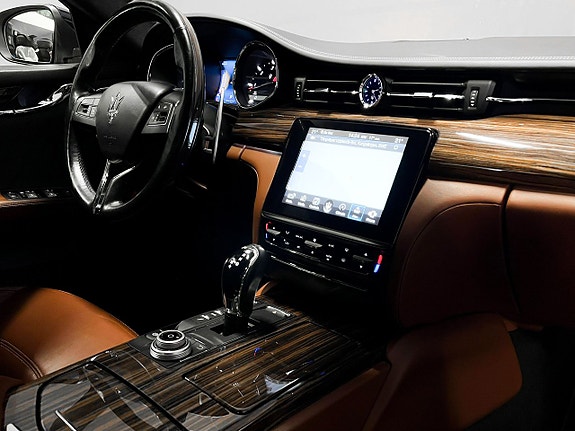 Maserati Quattroporte 13 of 25