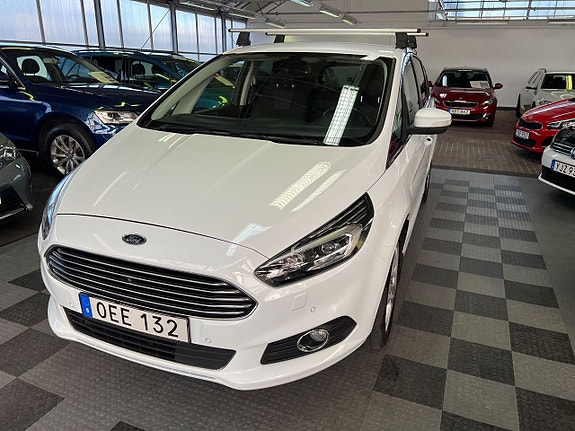 Ford S-MAX 3 of 5