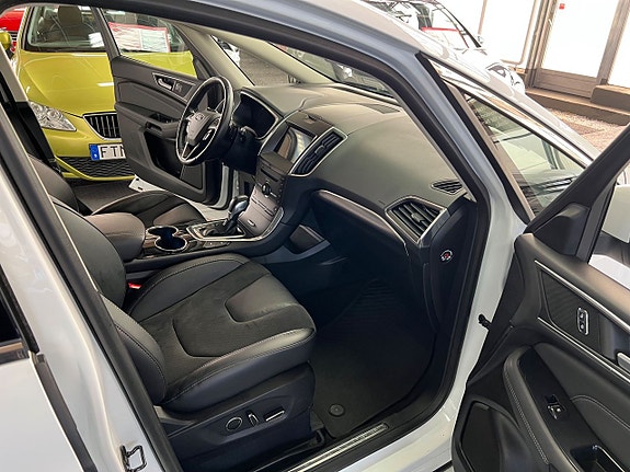 Ford S-MAX 11 of 15
