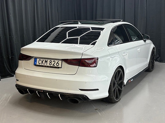 Audi S3 4 of 5