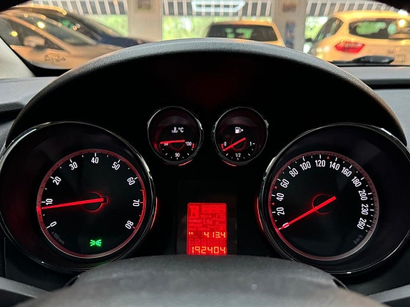 Opel Astra 9 of 16