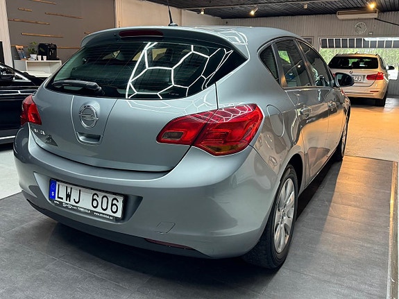 Opel Astra 5 of 5