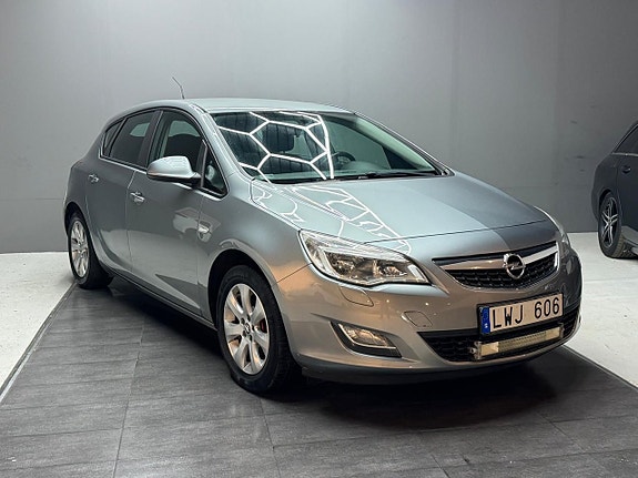 Opel Astra 2 of 5