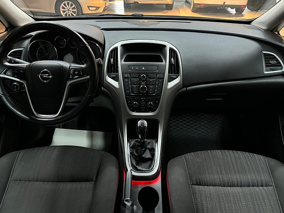 Opel Astra 6 of 16