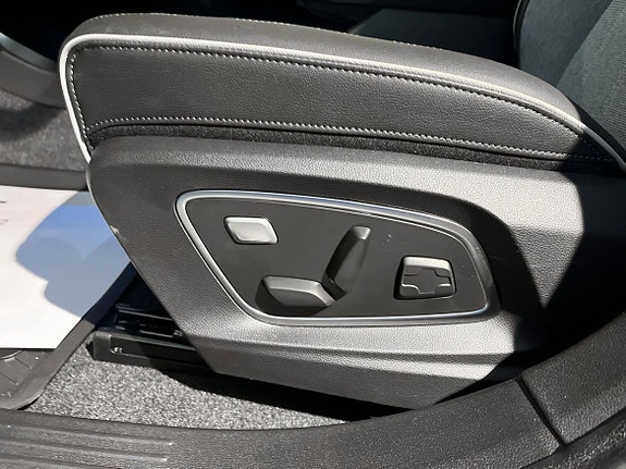 Renault Scenic E-Tech 18 of 23