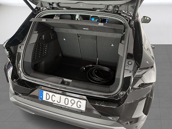 Renault Scenic E-Tech 8 of 23