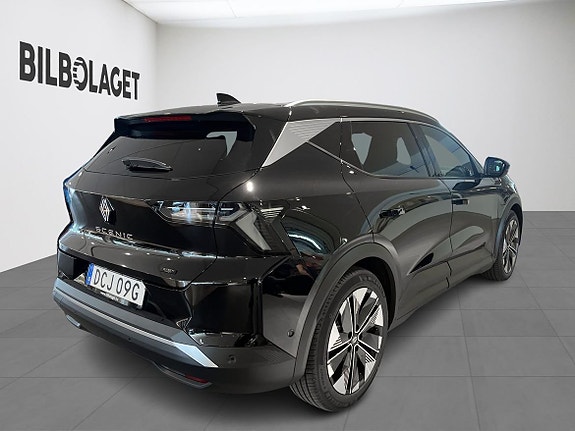 Renault Scenic E-Tech 4 of 5