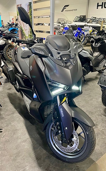 Yamaha X-MAX 300 ABS TECH MAX KAMPANJ SPARA 5000 kr