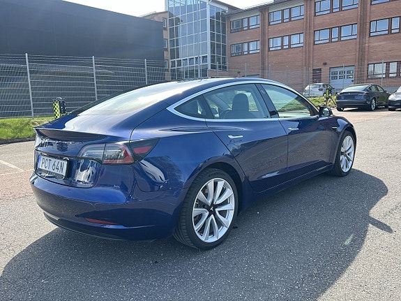 Tesla Model 3 7 of 16