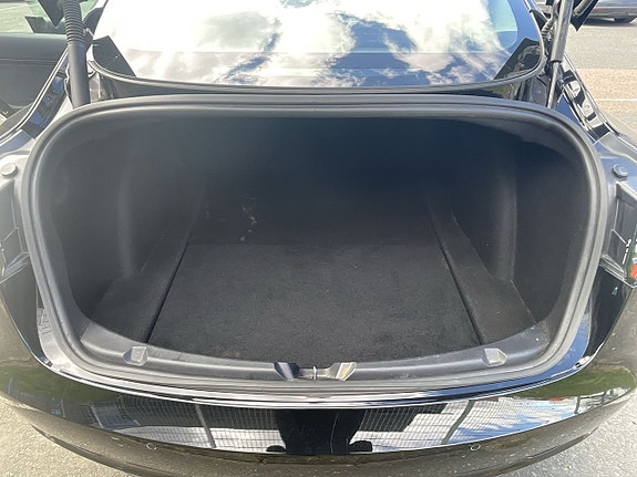 Tesla Model 3 16 of 16