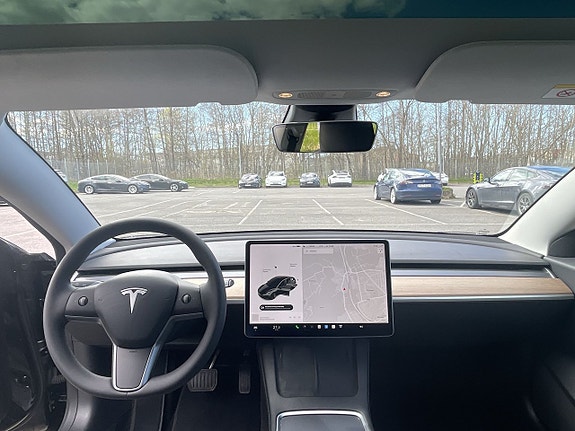 Tesla Model 3 15 of 16