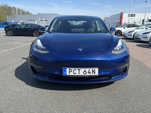 Tesla Model 3 4 of 16