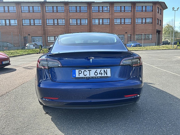 Tesla Model 3 6 of 16