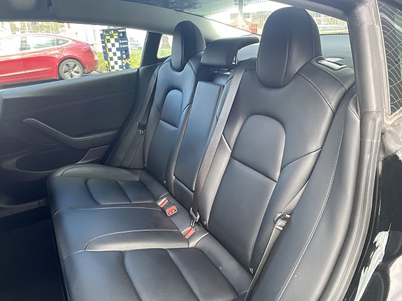 Tesla Model 3 14 of 16